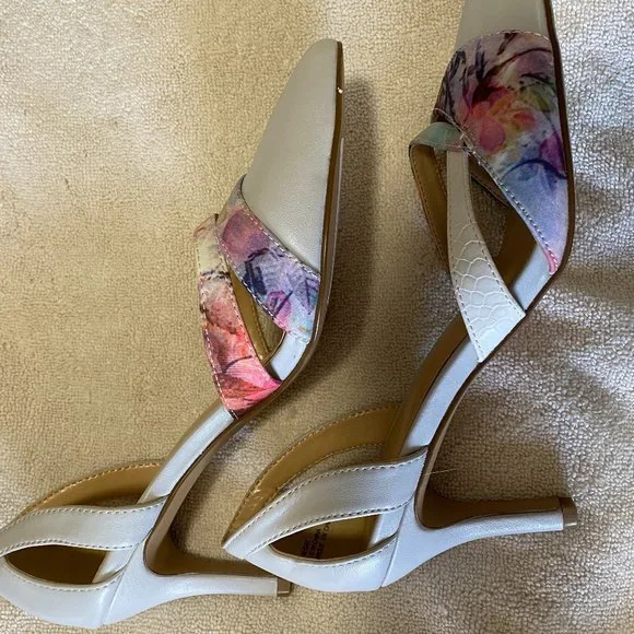 Expression Shoes - Picture 3 of 9